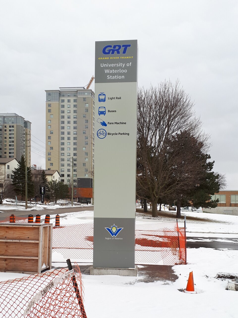 uw-sign-e.jpg