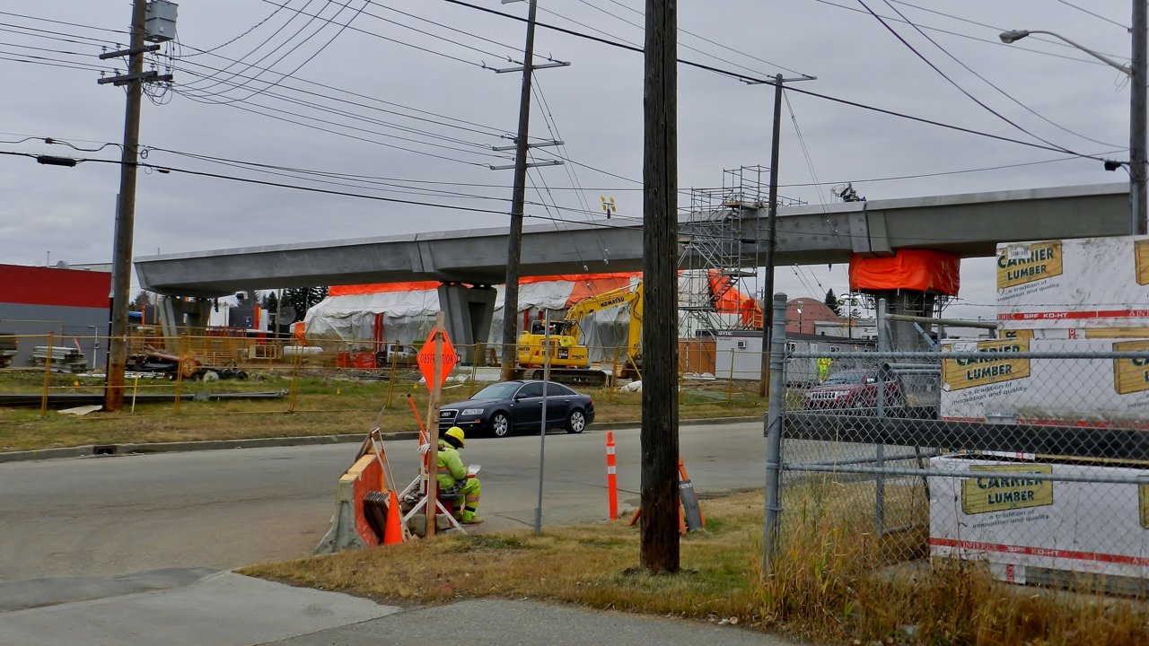 Valley Line @ Cornet Rd & Argyll 2019-10-24 007.JPG