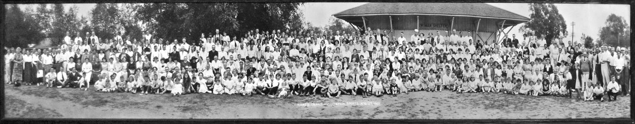 Wards Island group photo 1921.jpg