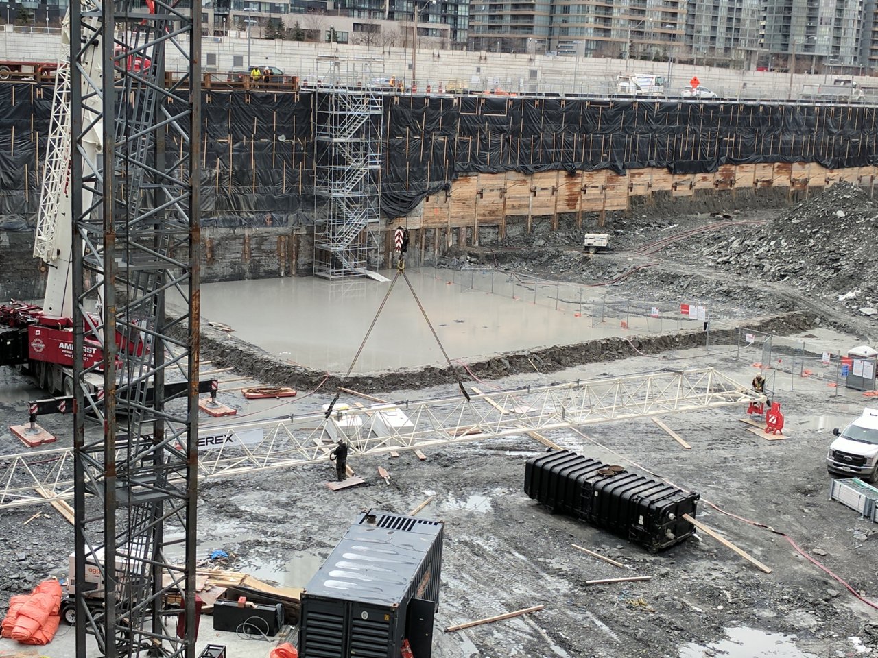 well1a - preparing to install boom.jpg