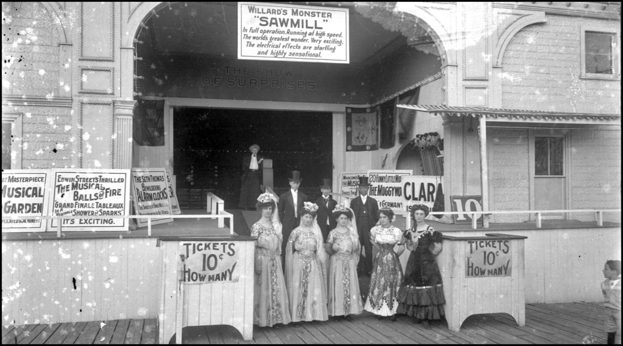 Willard's Monster Sawmill Special Effects Show Toronto c.1911.jpg