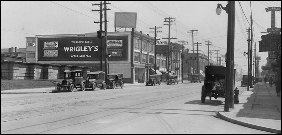 Wrigley's sign 1 at 638 Danforth c.1920-26 CTA.jpg