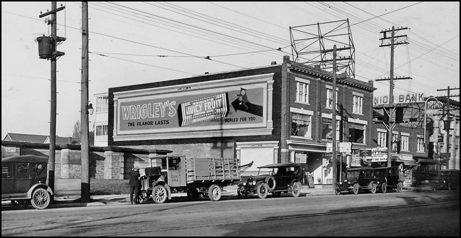 Wrigley's sign 2 at 638 Danforth c.1920-26 CTA.jpg