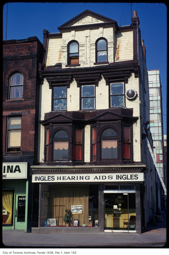 Yonge and Yorkville 1975.jpg