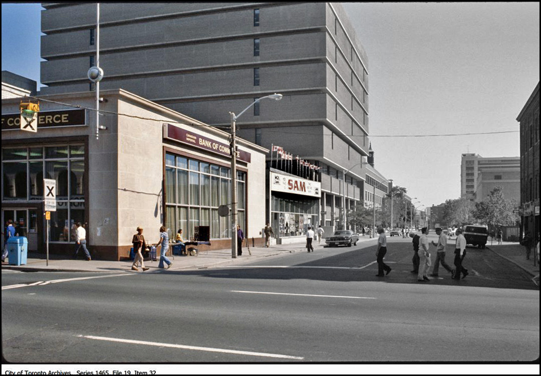 Yonge-Gould N:E corner c.1980s.jpg