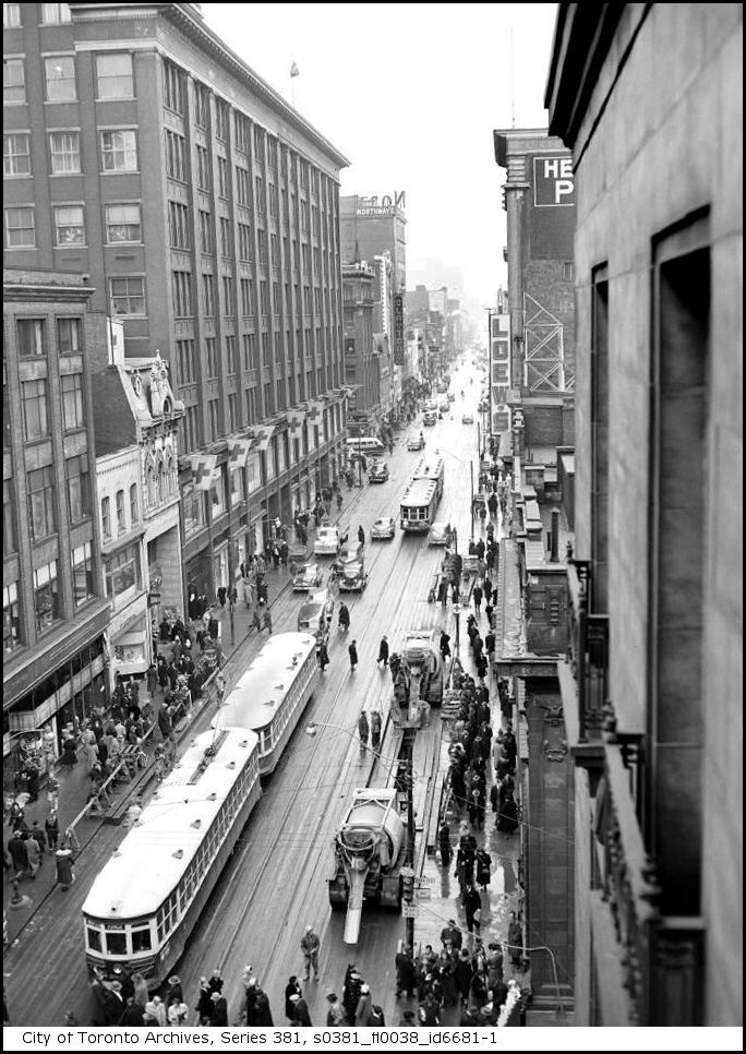 Yonge St., looking north c.1950.jpg