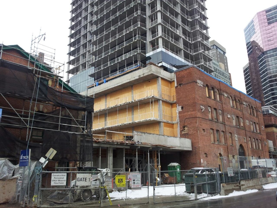 Cladding Appears as FIVE Condos Continues to Rise | UrbanToronto