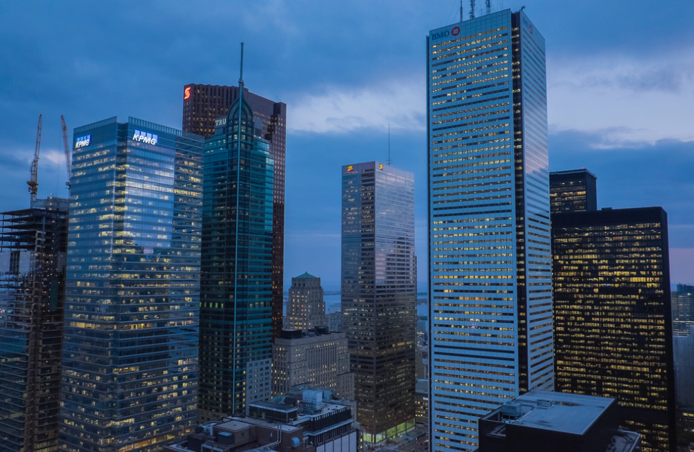 photo-of-the-day-evening-in-the-financial-district-urbantoronto