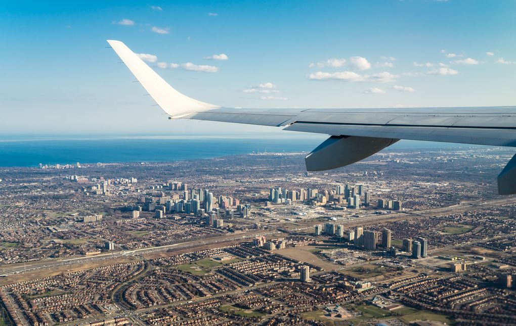 closest airport to mississauga