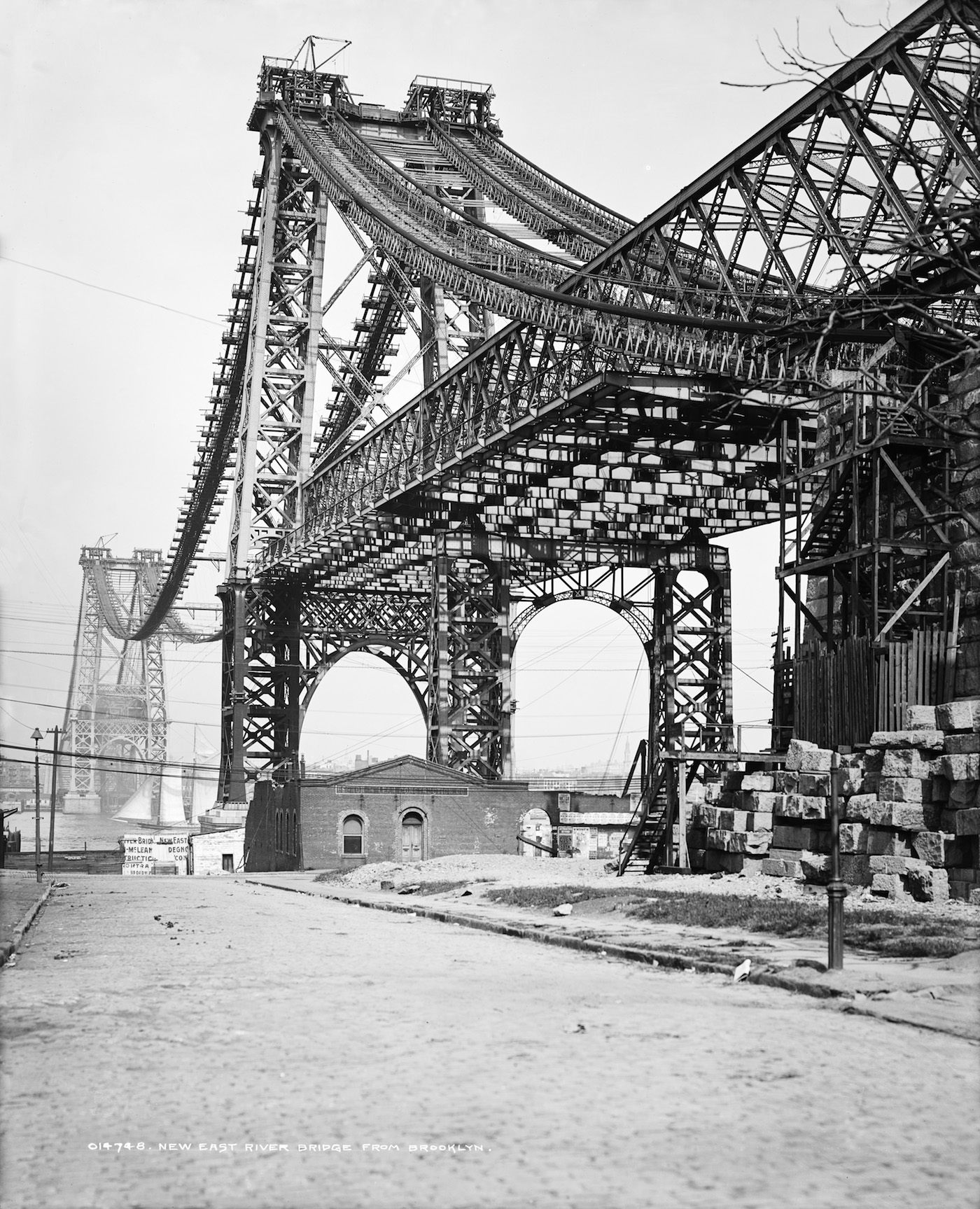 Throwback Thursday Williamsburg Bridge in NYC SkyriseCities