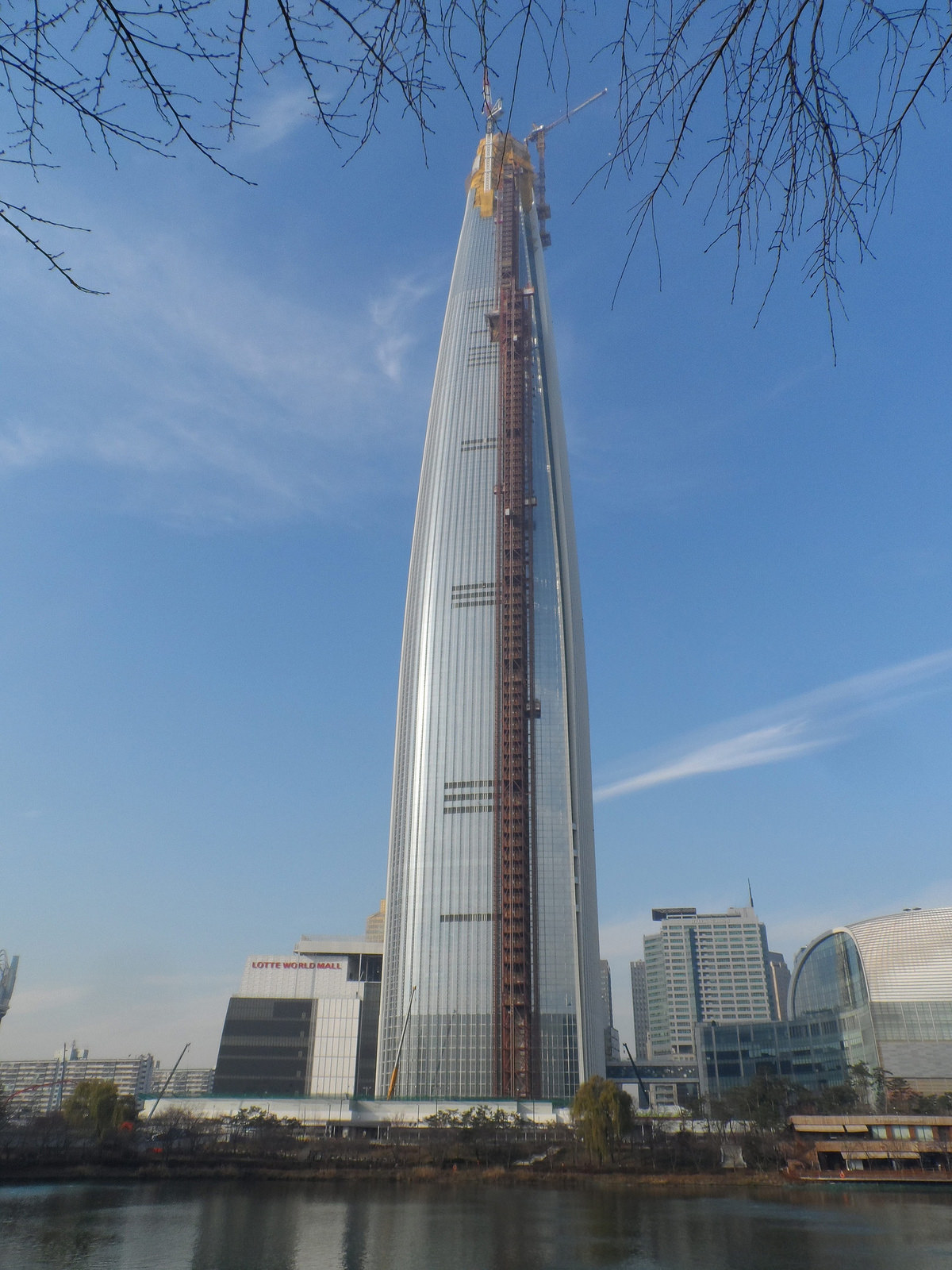 Seoul's First Supertall Dominates Skyline | SkyriseCities