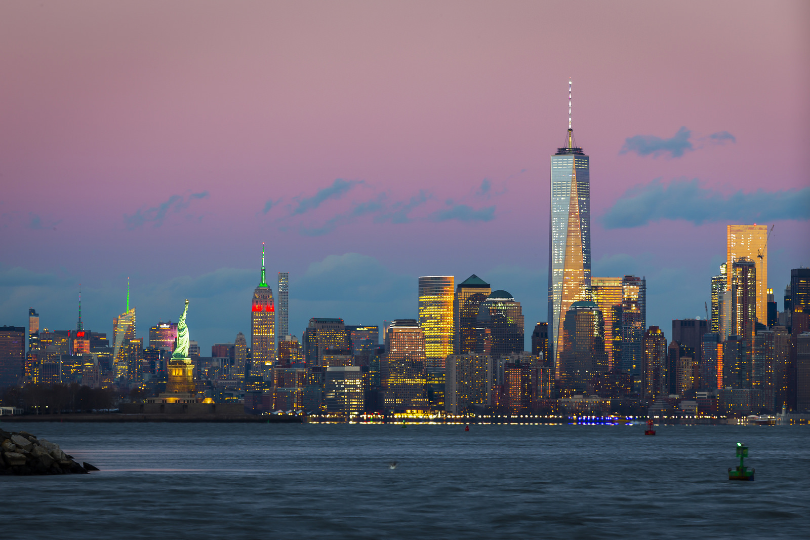 Viewfinder: Dusk in Manhattan | SkyriseCities