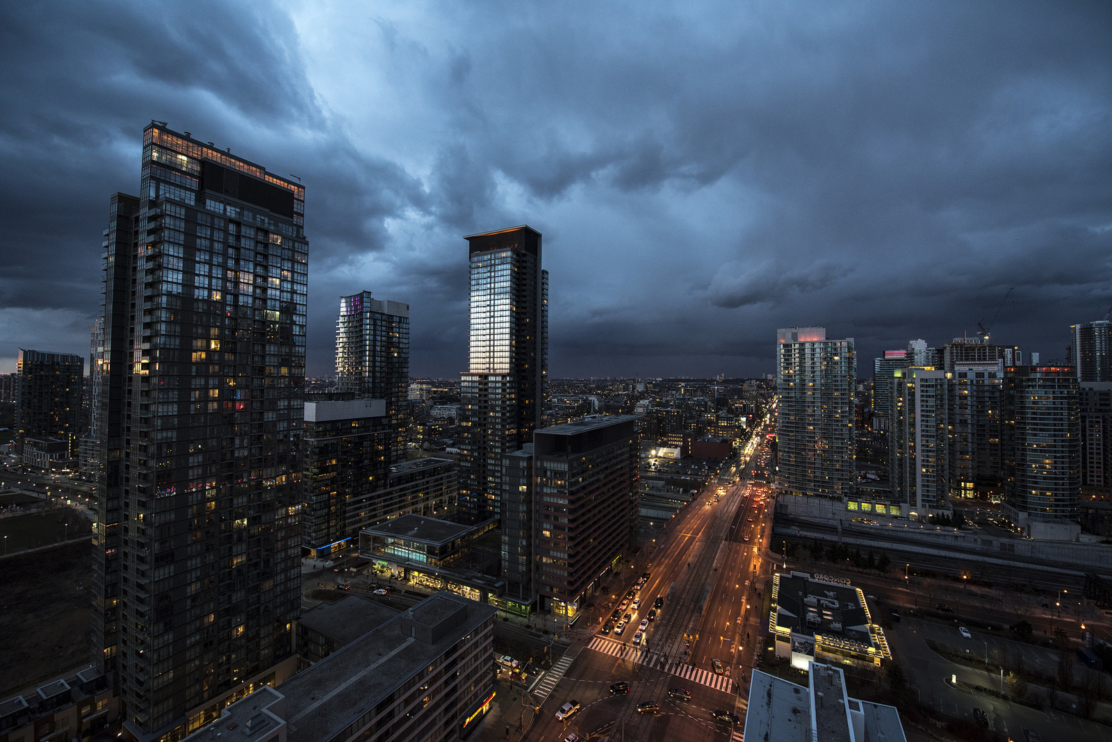 Photo of the Day: Storm Clouds over the City | UrbanToronto