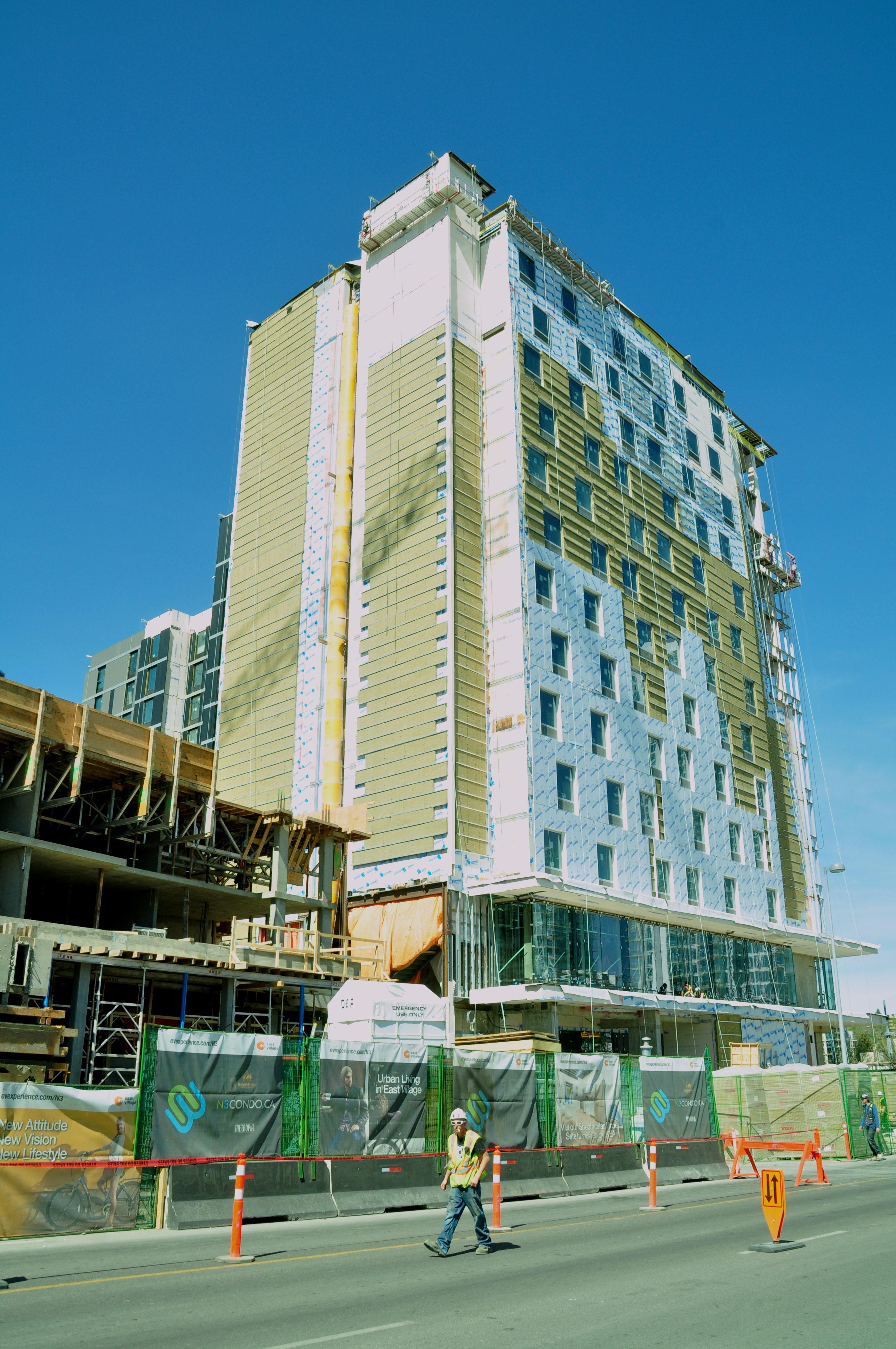 Cladding Installation Progressing For Calgary S Hilton Garden Inn