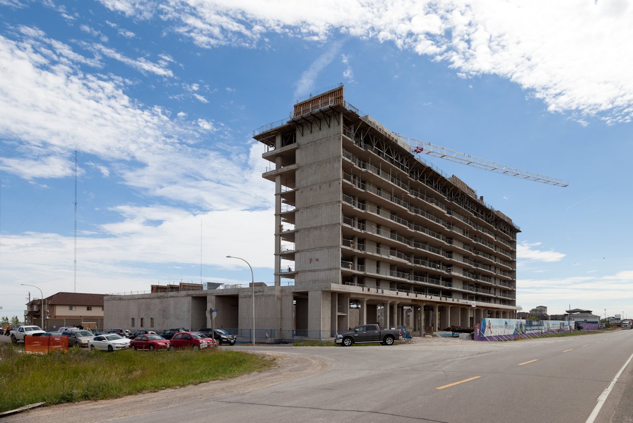 Waterview Condominiums Now Topping Off in Grimsby UrbanToronto