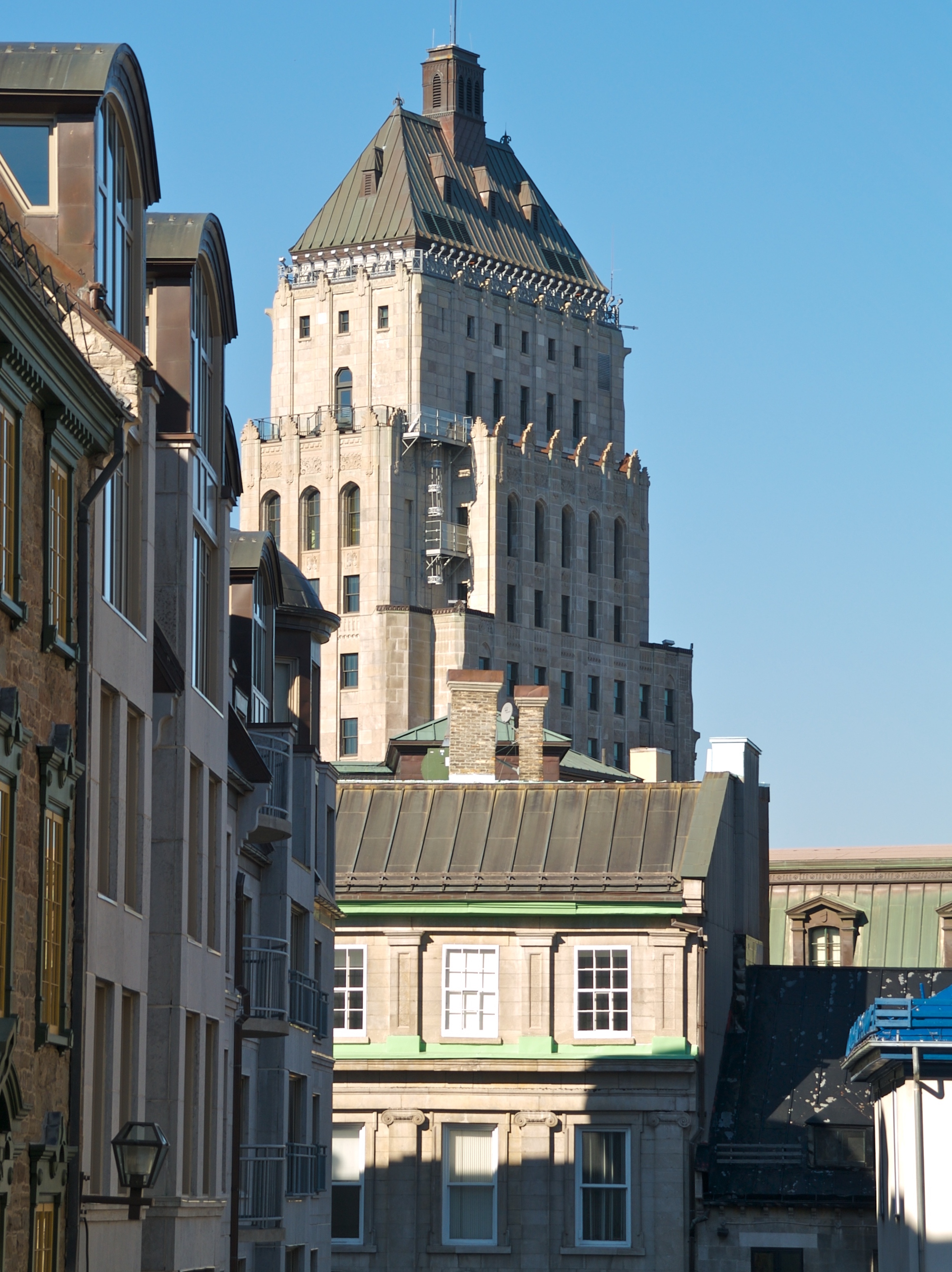 Architrivia: The Art Deco Aberration at the Centre of Old Quebec City ...