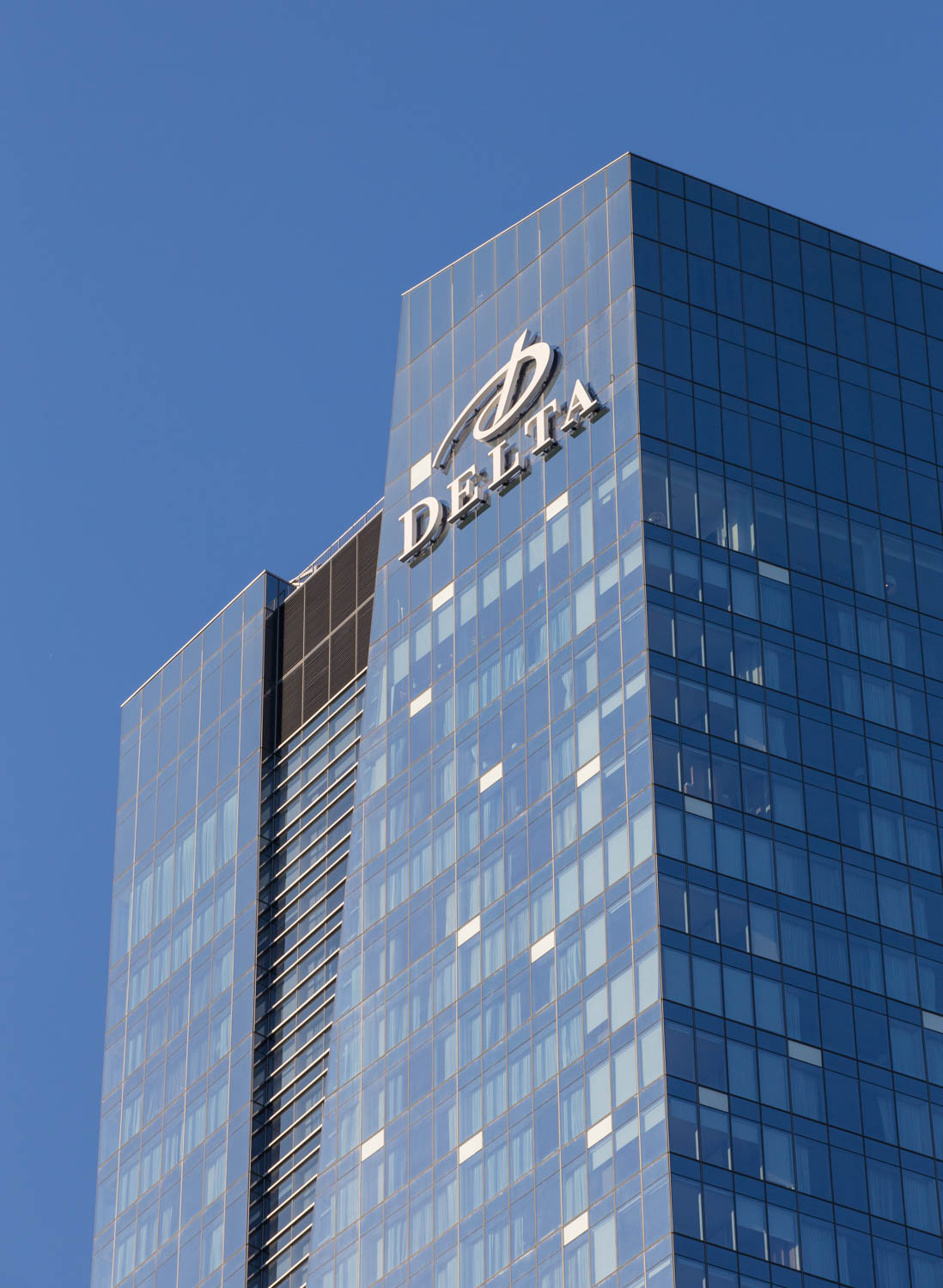 Delta Toronto Hotel: Revisiting a Landmark in the South Core | UrbanToronto
