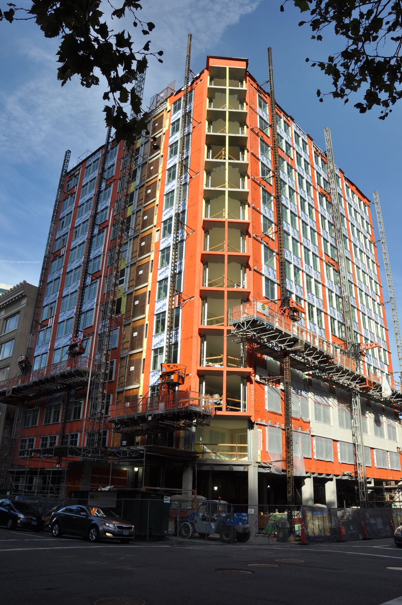 cladding-starts-at-ac-hotel-portland-skyrisecities