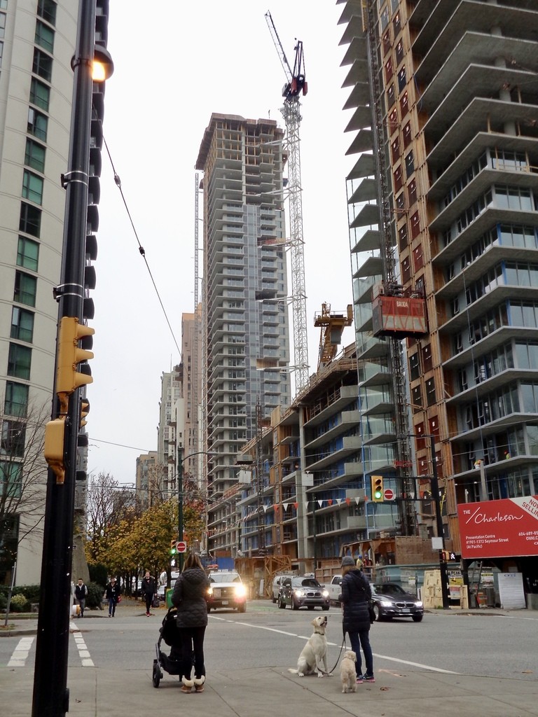 498 Drake Street Closes in on Final Height SkyriseVancouver