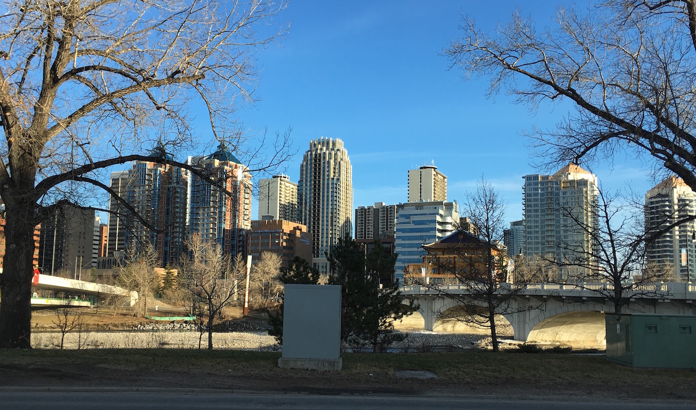 Memorial Drive Skyline | SkyriseCalgary
