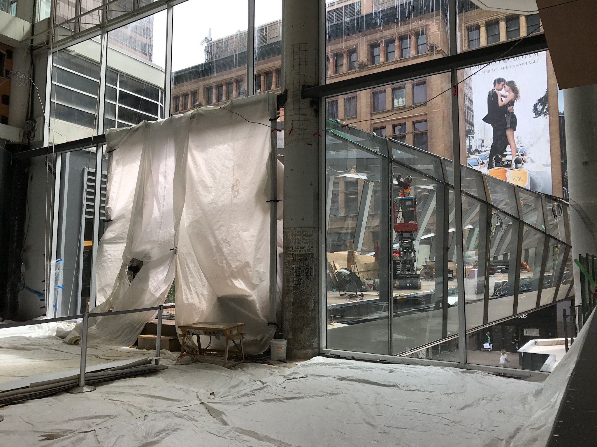 CF Toronto Eaton Centre Bridge Twists Across Busy Thoroughfare, 2019-11-04