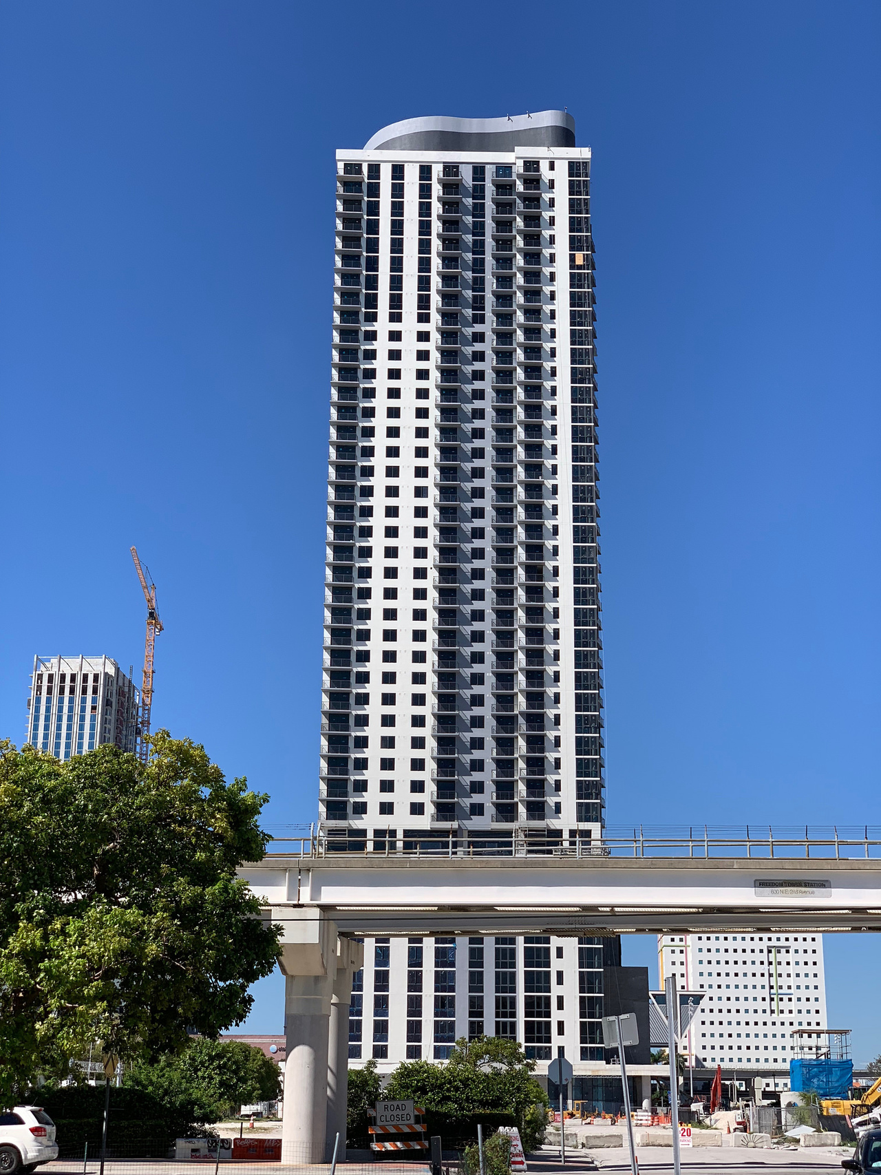 MIAMI, CAOBA - Miami WorldCenter, 135m, 442ft, 43 fl, 125m, 413ft, 38 fl, U/C