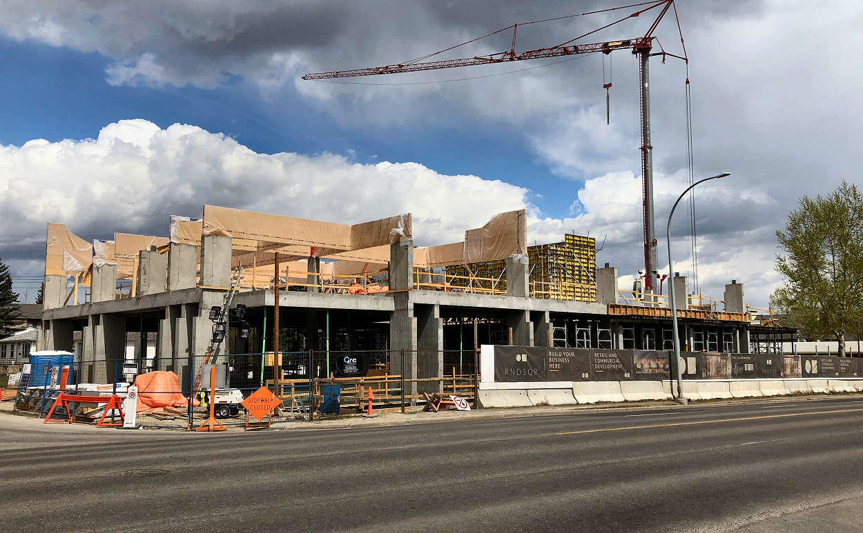 RNDSQR's Beacon Close to Topping Off SkyriseCalgary