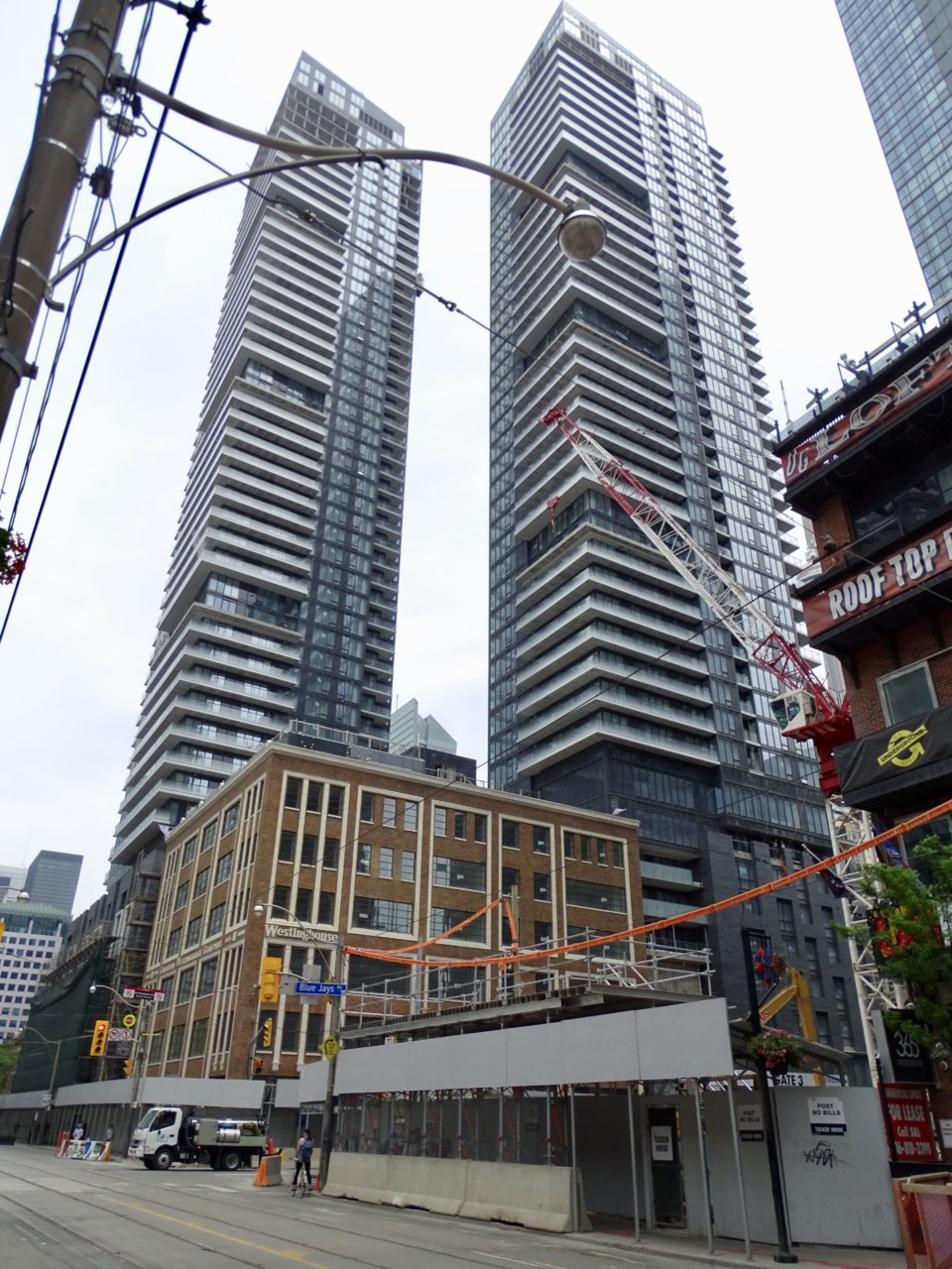 Cladding Wrapping Up For Topped Out King Blue Condos Urbantoronto