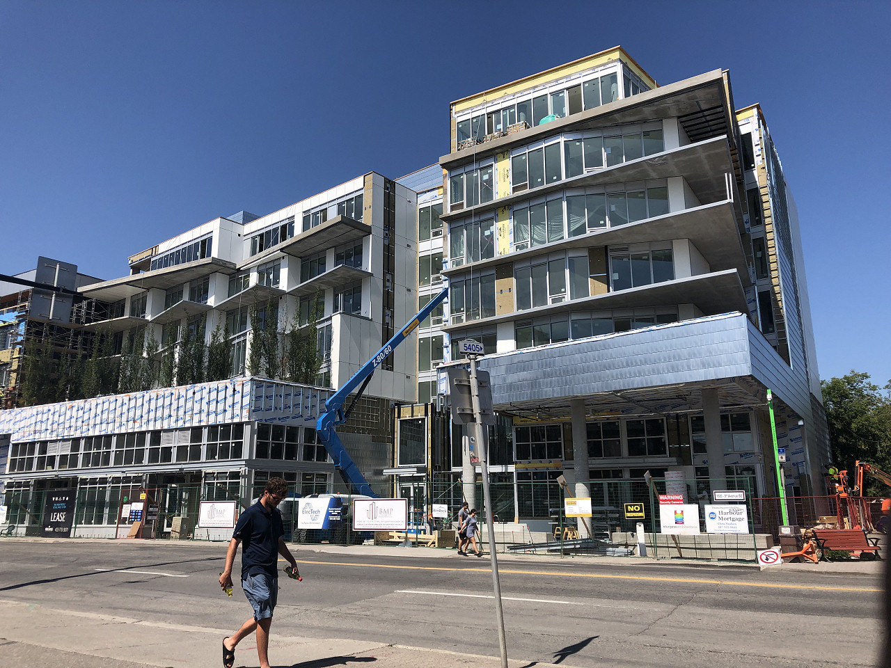 AVLI on Atlantic, cladding well underway, image by Forum contributor Surrealplac