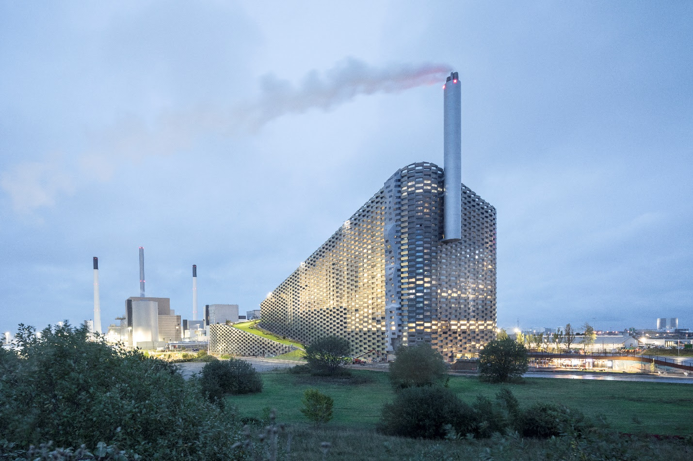 BIG-Designed Copenhagen Power Plant Features a Rooftop Ski Slope