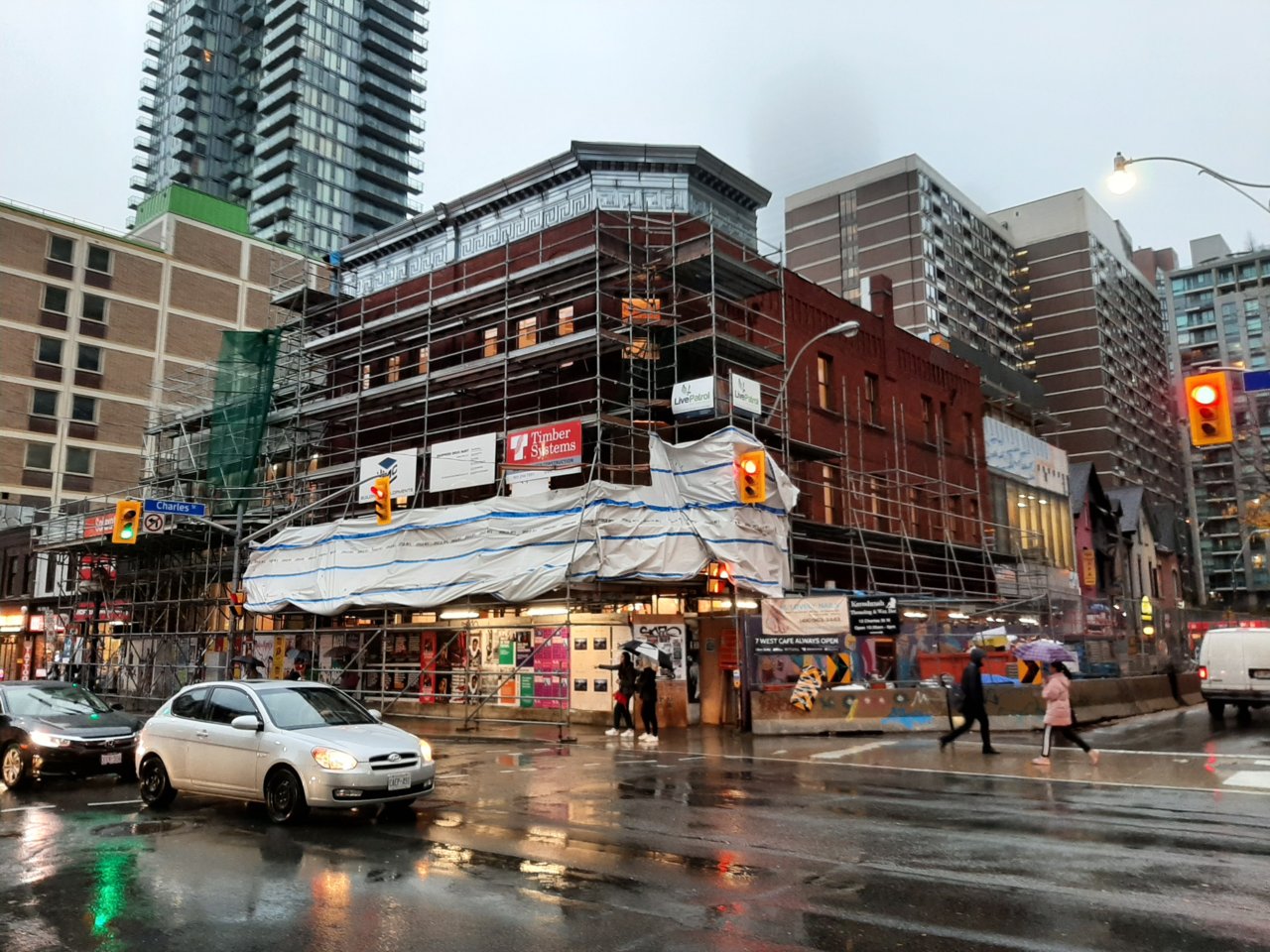 Heritage Details Re Emerge At Charles Street Shoppers Drug Mart   39590 131344 