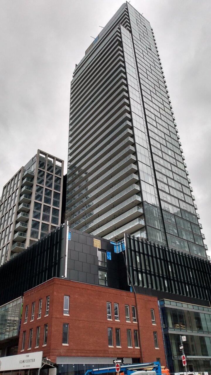 The Gloucester on Yonge, architects—Alliance, Concord Adex, Toronto
