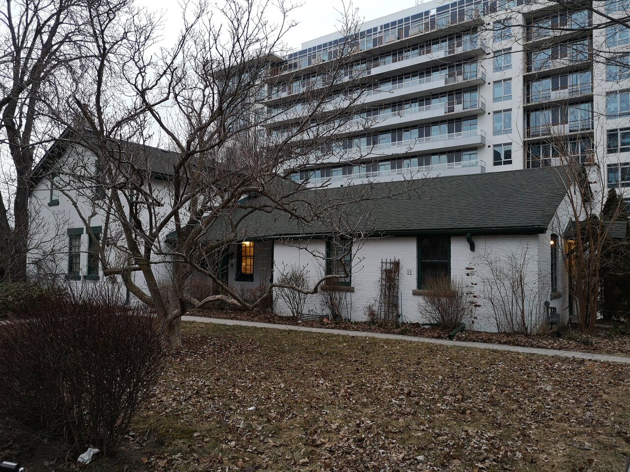589 Sheppard Avenue East, Toronto, designed by RAW Design for JFJ Development Inc.