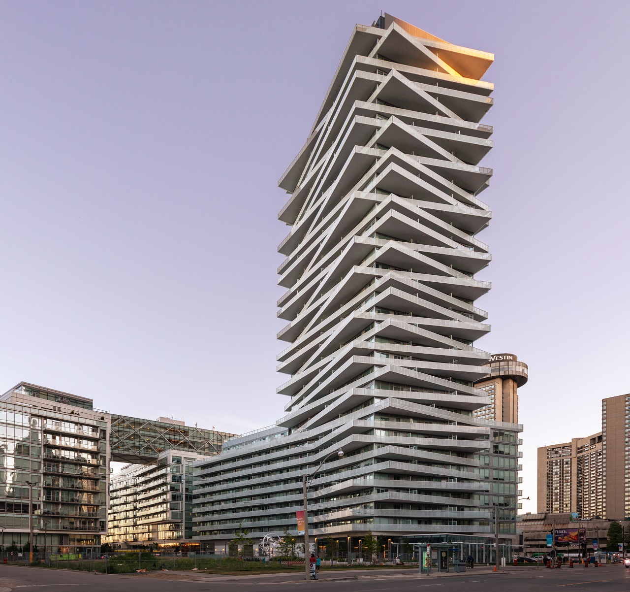 Throwback Thursday, Toronto, Tower at Pier 27, architects—Alliance, Cityzen, Fernbrook