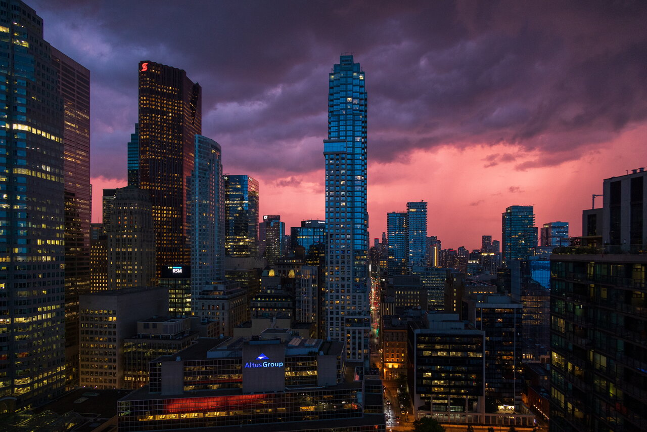 Looking north through Downtown Toronto on a moody night, image by UT Forum contributor Mburrrrr