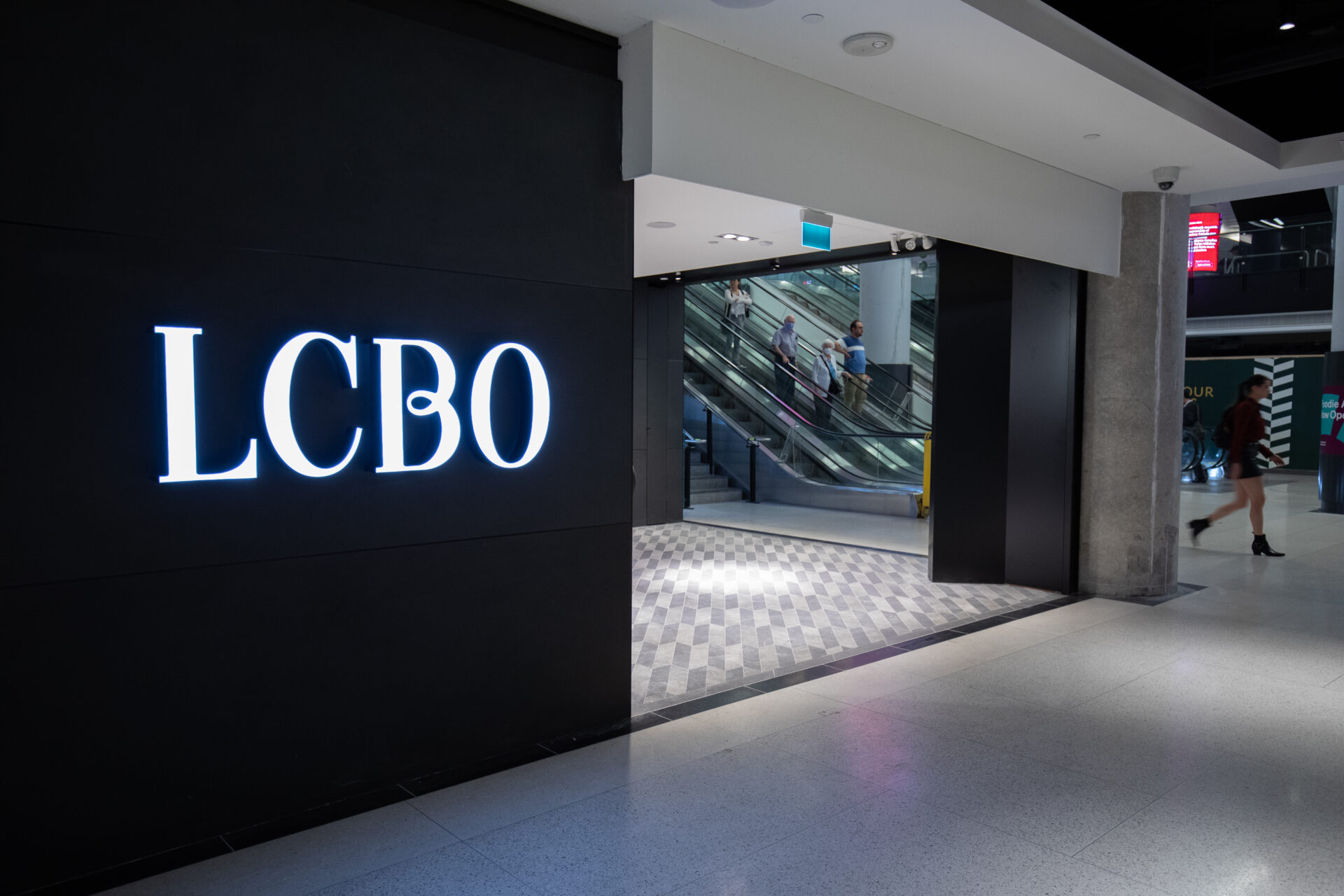 UrbanToronto Industry Updates LCBO Opens In Union Station New Fire   48558 146013 