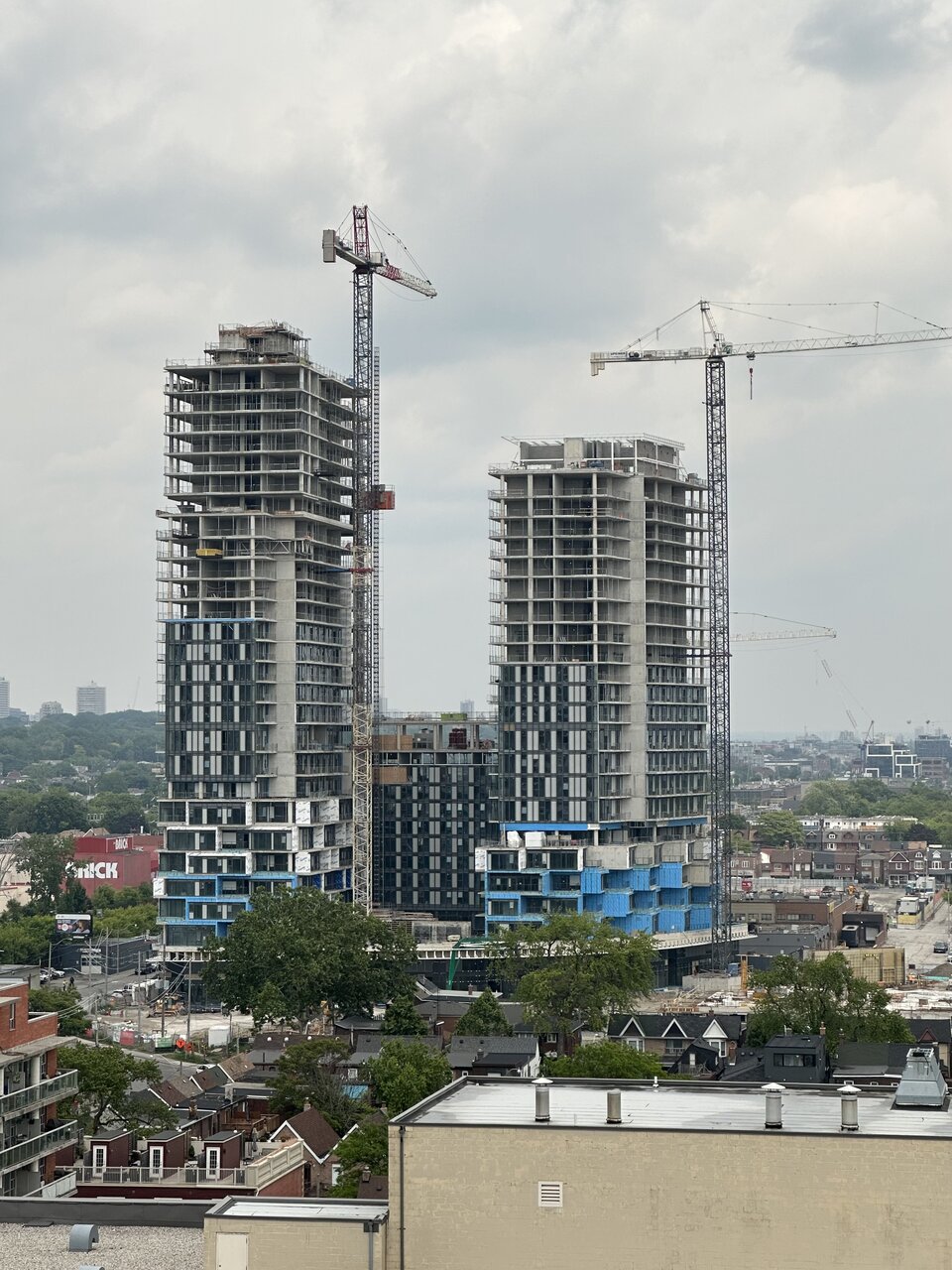 Galleria On The Park Progressing As First Phase Towers Top Off   53089 159625 