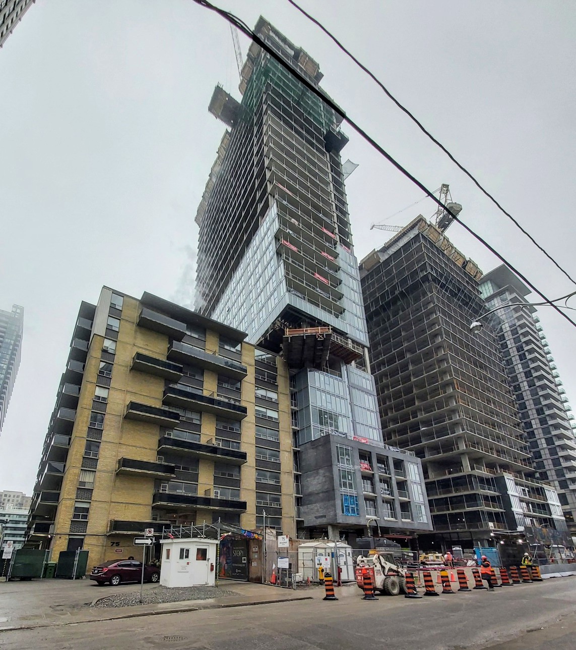 Unique Designs Mark Side-by-Side Midtown Towers | UrbanToronto