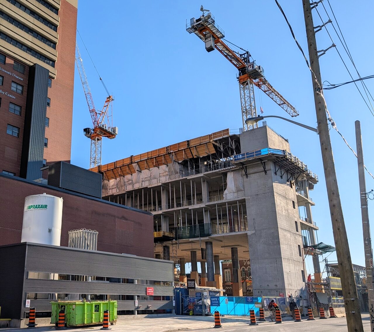 Concrete core and frame under construction at Toronto Western Hospital Patient Care Tower